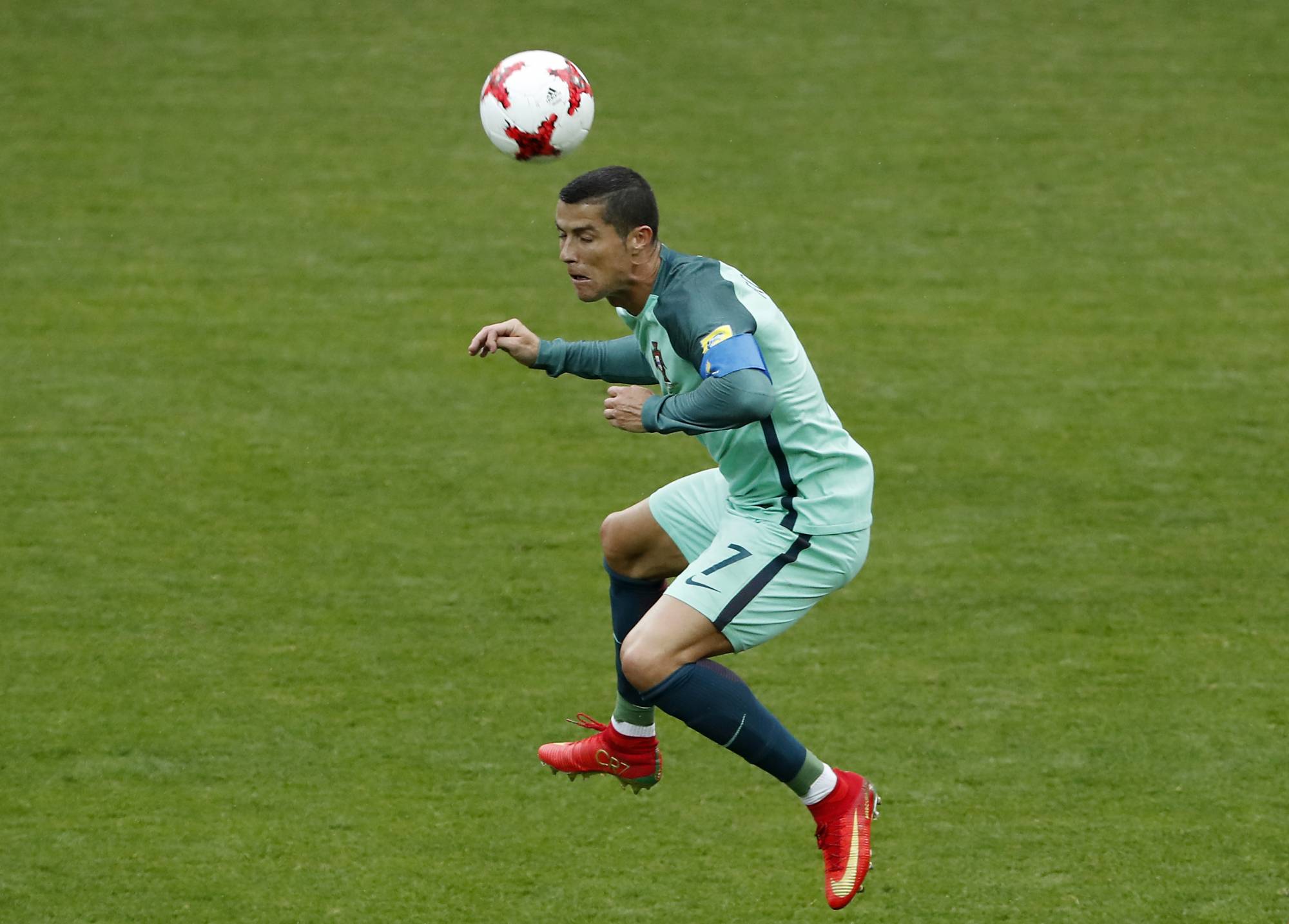 Ronaldo heads Portugal to 1-0 win over Russia at Confed ...